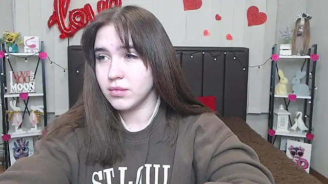 Snapshot of LauraHlot chatting on February 2025 01:13:01 AM LauraHlot online show from February 2025 01:13:01 AM