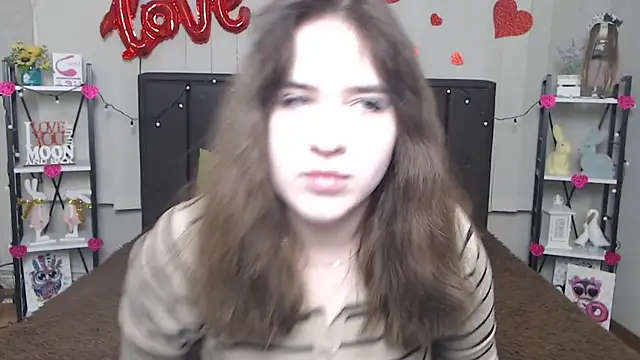 Snapshot of LauraHlot chatting on February 2025 06:10:02 PM LauraHlot online show from February 2025 06:10:02 PM