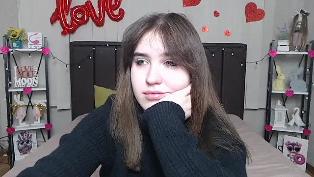 Snapshot of LauraHlot chatting on February 2025 03:33:02 AM LauraHlot online show from February 2025 03:33:02 AM