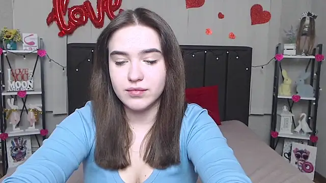 Snapshot of LauraHlot chatting on February 2025 12:21:02 AM LauraHlot online show from February 2025 12:21:02 AM