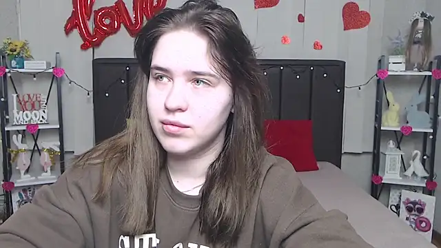 Snapshot of LauraHlot chatting on March 2025 06:34:02 PM LauraHlot online show from March 2025 06:34:02 PM
