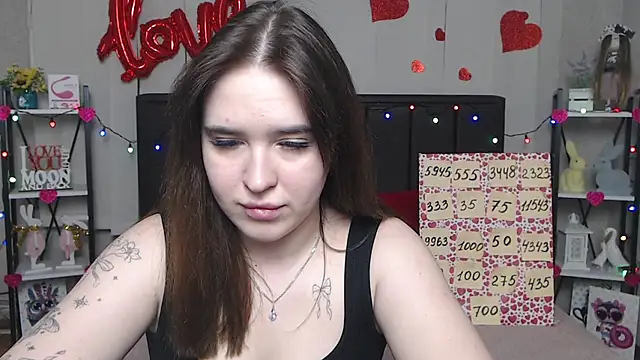 Snapshot of LauraHlot chatting on March 2025 01:40:01 PM LauraHlot online show from March 2025 01:40:01 PM