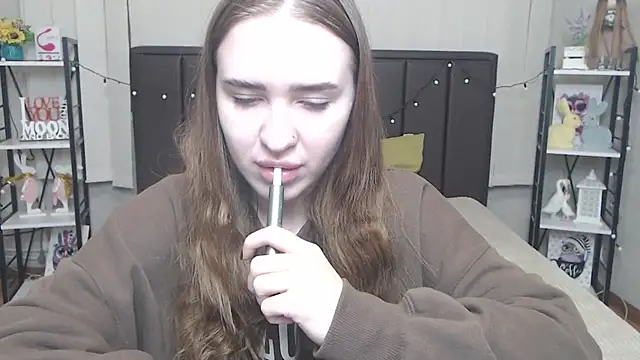 Snapshot of LauraHlot chatting on October 2025 05:30:01 PM LauraHlot online show from October 2025 05:30:01 PM