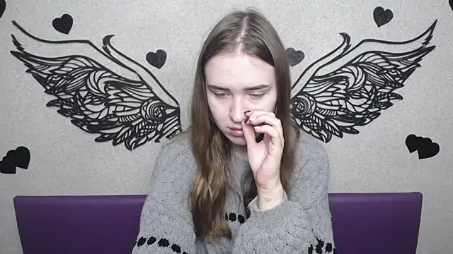 Snapshot of LauraHlot chatting on October 2025 05:39:01 AM LauraHlot online show from October 2025 05:39:01 AM