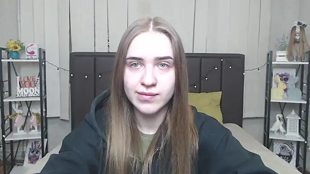 Snapshot of LauraHlot chatting on October 2025 05:50:02 AM LauraHlot online show from October 2025 05:50:02 AM