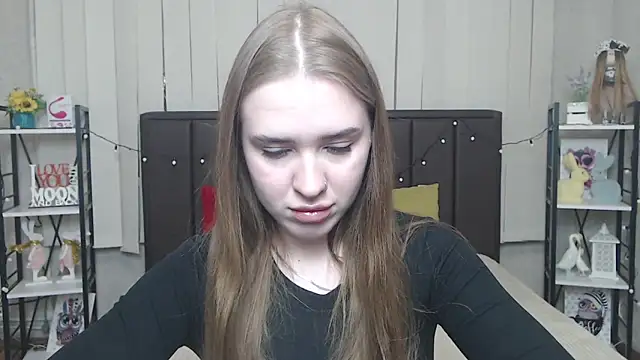 Snapshot of LauraHlot chatting on October 2025 05:46:02 PM LauraHlot online show from October 2025 05:46:02 PM