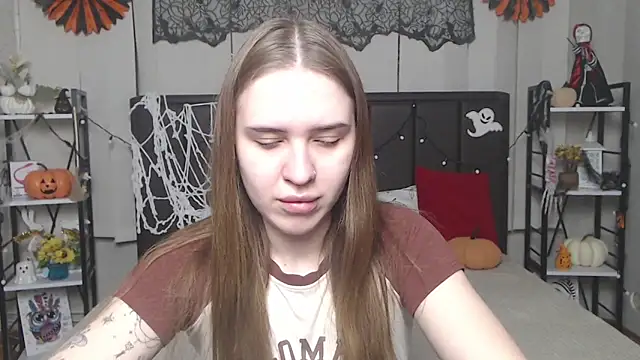 Snapshot of LauraHlot chatting on October 2025 06:08:01 PM LauraHlot online show from October 2025 06:08:01 PM