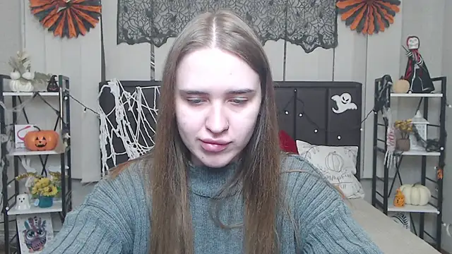 Snapshot of LauraHlot chatting on November 2025 06:51:01 PM LauraHlot online show from November 2025 06:51:01 PM