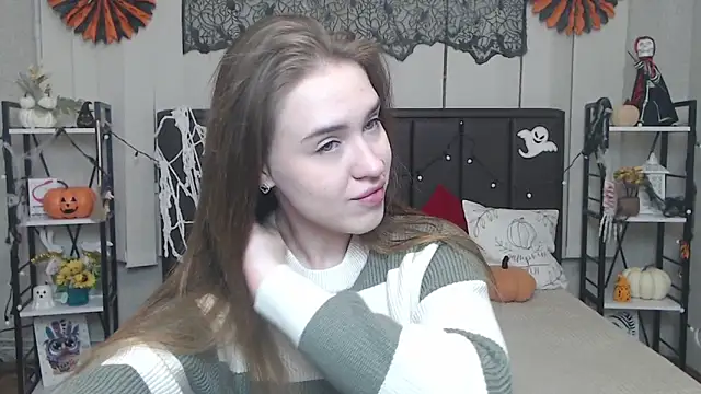 LauraHlot online show from November 2025 06:08:01 PM