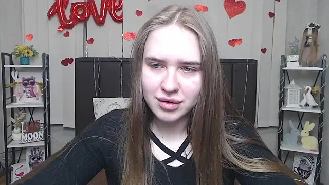 Snapshot of LauraHlot chatting on May 2026 05:38:02 AM LauraHlot online show from May 2026 05:38:02 AM
