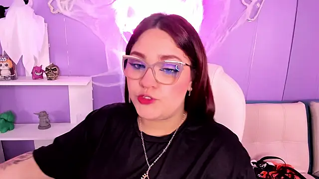 Camiila Osorio online show from October 2025 07:03:01 PM