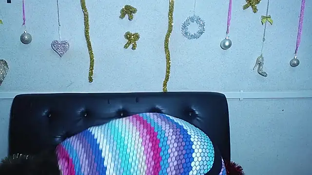 Snapshot of LuciaMii chatting on December 2024 09:09:02 PM LuciaMii online show from December 2024 09:09:02 PM