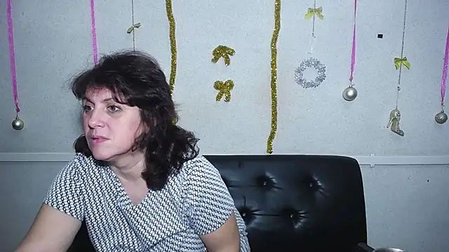 Snapshot of LuciaMii chatting on January 2025 09:08:02 PM LuciaMii online show from January 2025 09:08:02 PM