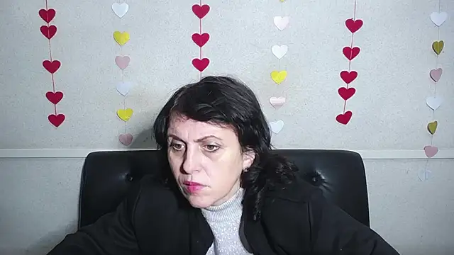 Snapshot of LuciaMii chatting on January 2025 06:02:01 PM LuciaMii online show from January 2025 06:02:01 PM