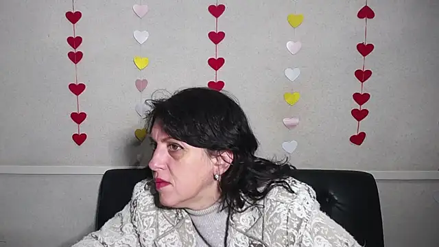 Snapshot of LuciaMii chatting on January 2025 06:03:01 PM LuciaMii online show from January 2025 06:03:01 PM