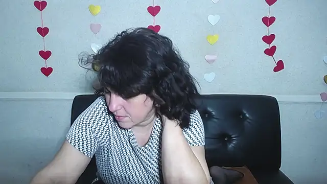 Snapshot of LuciaMii chatting on January 2025 03:37:01 AM LuciaMii online show from January 2025 03:37:01 AM