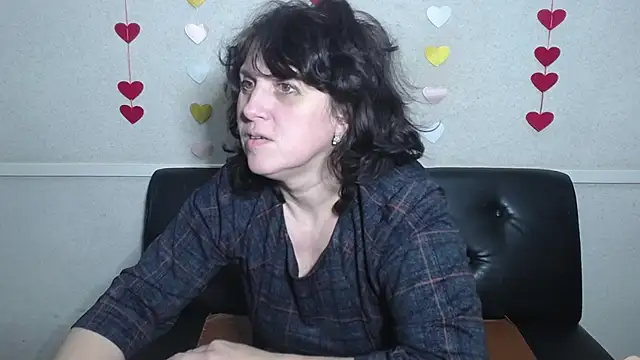 Snapshot of LuciaMii chatting on February 2025 12:06:02 PM LuciaMii online show from February 2025 12:06:02 PM