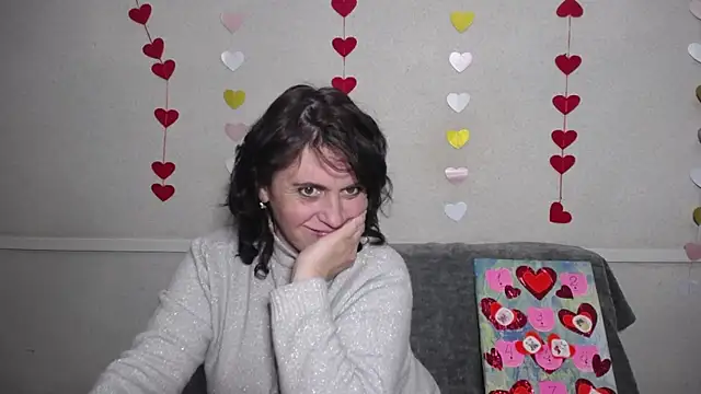 Snapshot of LuciaMii chatting on February 2025 12:22:02 PM LuciaMii online show from February 2025 12:22:02 PM