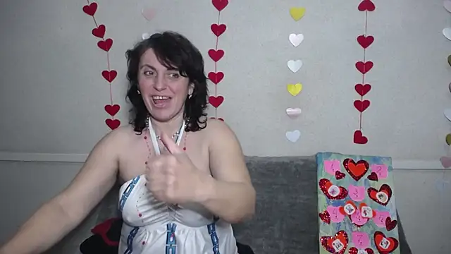 Snapshot of LuciaMii chatting on February 2025 03:28:02 PM LuciaMii online show from February 2025 03:28:02 PM