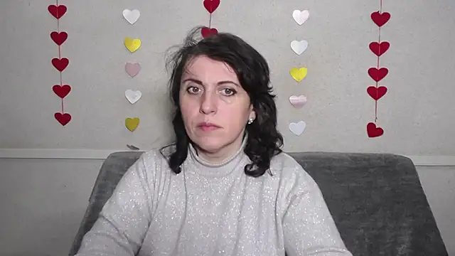 Snapshot of LuciaMii chatting on February 2025 06:10:02 AM LuciaMii online show from February 2025 06:10:02 AM