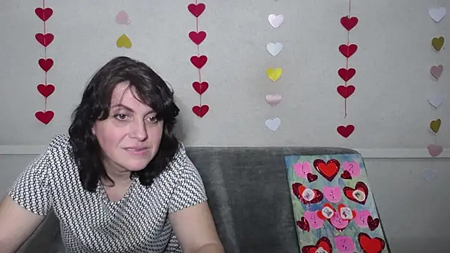 Snapshot of LuciaMii chatting on February 2025 09:08:02 PM LuciaMii online show from February 2025 09:08:02 PM