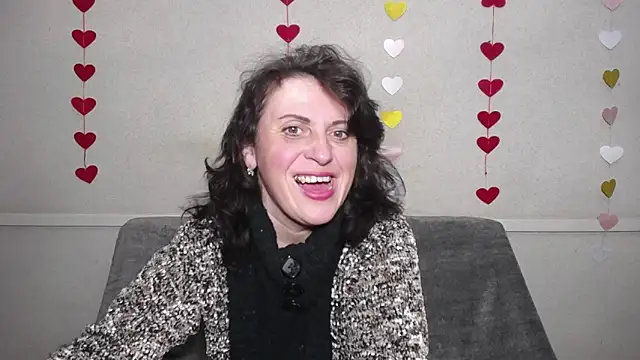 Snapshot of LuciaMii chatting on February 2025 01:22:01 AM LuciaMii online show from February 2025 01:22:01 AM