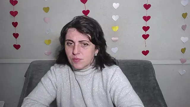 Snapshot of LuciaMii chatting on February 2025 06:04:01 PM LuciaMii online show from February 2025 06:04:01 PM