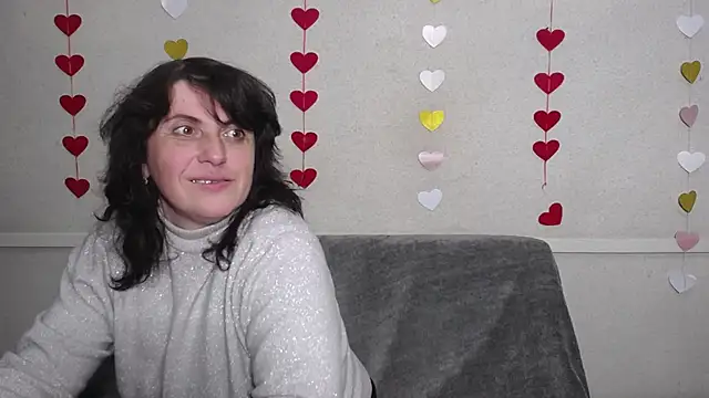 Snapshot of LuciaMii chatting on February 2025 12:05:02 AM LuciaMii online show from February 2025 12:05:02 AM