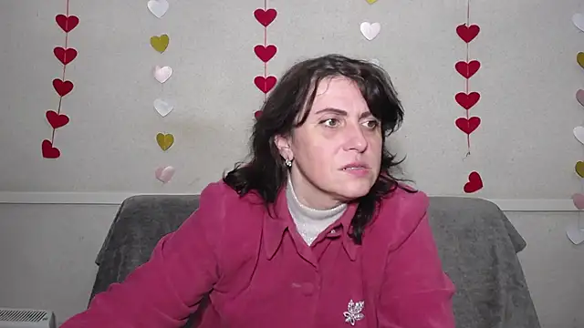 Snapshot of LuciaMii chatting on February 2025 06:09:02 PM LuciaMii online show from February 2025 06:09:02 PM