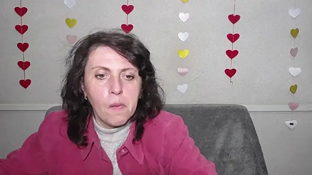 Snapshot of LuciaMii chatting on February 2025 06:09:02 PM LuciaMii online show from February 2025 06:09:02 PM