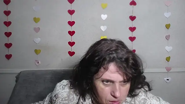 Snapshot of LuciaMii chatting on March 2025 06:05:02 AM LuciaMii online show from March 2025 06:05:02 AM