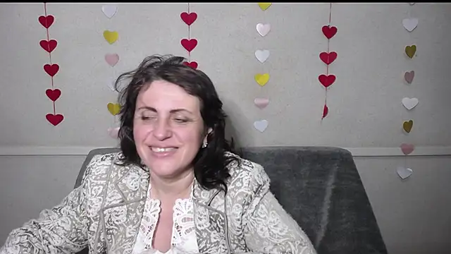 Snapshot of LuciaMii chatting on March 2025 12:39:02 AM LuciaMii online show from March 2025 12:39:02 AM