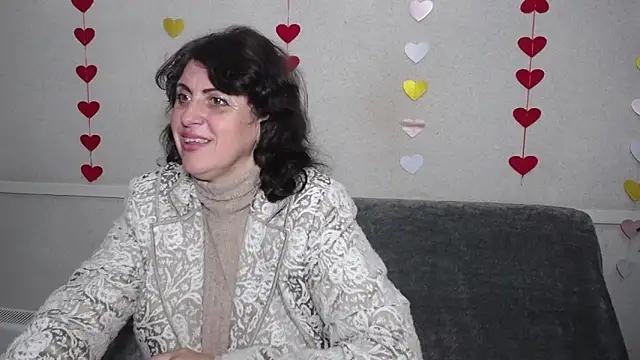 Snapshot of LuciaMii chatting on March 2025 06:10:01 AM LuciaMii online show from March 2025 06:10:01 AM