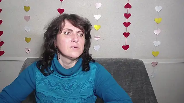 Snapshot of LuciaMii chatting on March 2025 06:01:02 PM LuciaMii online show from March 2025 06:01:02 PM