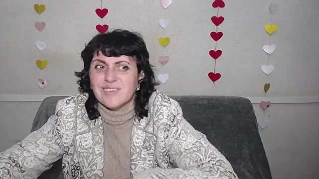 Snapshot of LuciaMii chatting on March 2025 06:00:01 PM LuciaMii online show from March 2025 06:00:01 PM