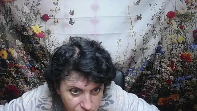 Snapshot of LuciaMii chatting on September 2025 05:07:02 AM LuciaMii online show from September 2025 05:07:02 AM