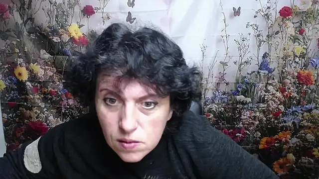 Snapshot of LuciaMii chatting on October 2025 05:06:01 AM LuciaMii online show from October 2025 05:06:01 AM