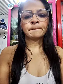 Linda Lars online show from January 2026 02:49:01 AM