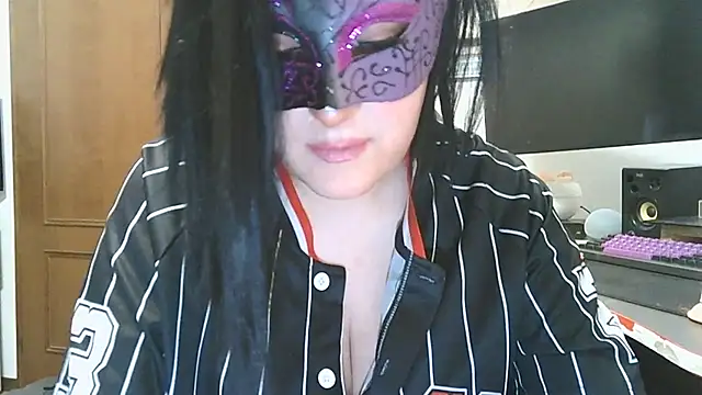 LaDamaNeraa online show from September 2025 01:27:02 PM