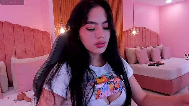 Snapshot of ariel_jonees chatting on September 2025 05:47:02 PM ariel jonees online show from September 2025 05:47:02 PM