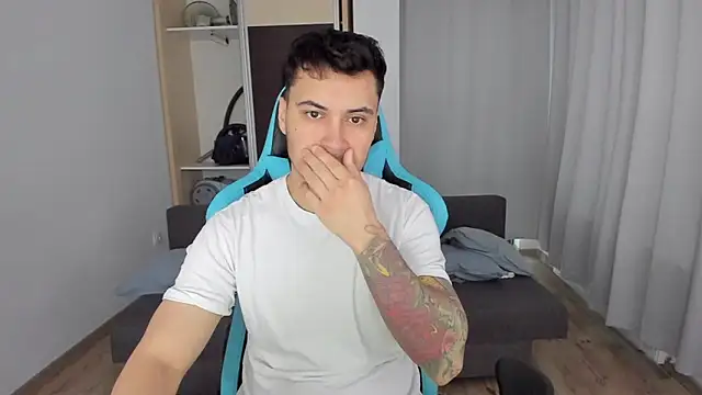 MatMalonne online show from January 2025 06:28:01 AM