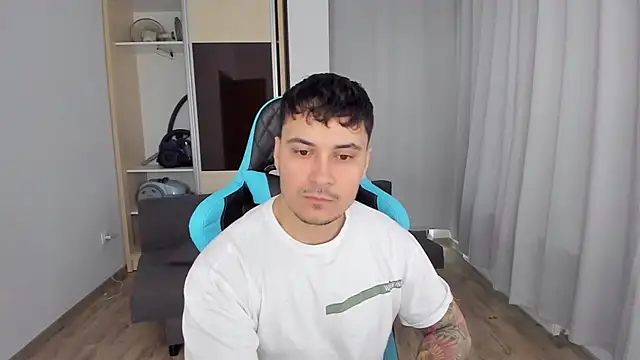 MatMalonne online show from February 2025 06:37:01 AM