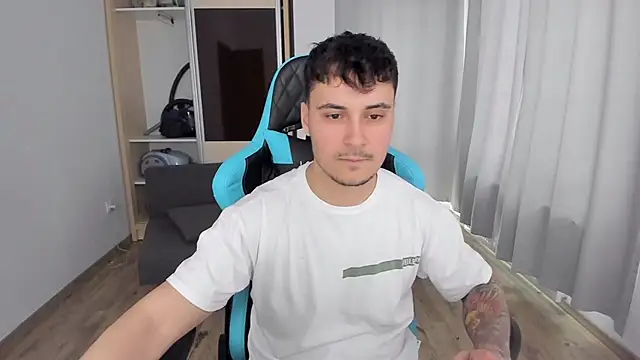 MatMalonne online show from February 2025 12:24:02 PM