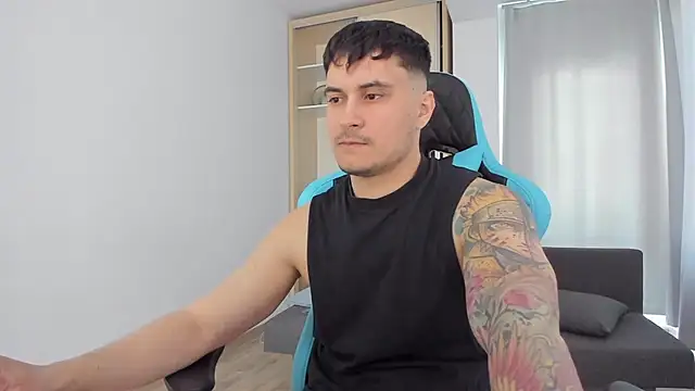 MatMalonne online show from February 2025 01:55:02 PM