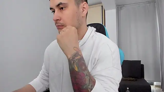 MatMalonne online show from March 2025 07:02:02 AM