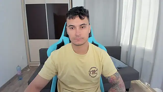 MatMalonne online show from October 2025 05:19:02 AM