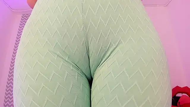 cloehonney online show from September 2025 07:03:02 PM