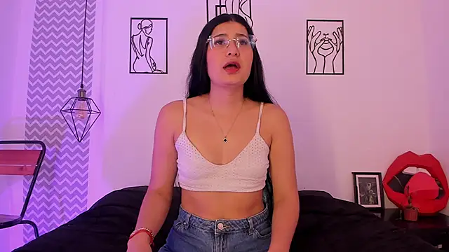 cloehonney online show from September 2025 03:00:02 PM