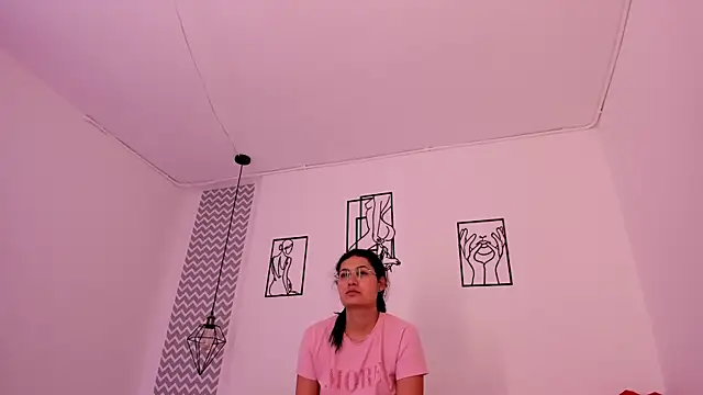 cloehonney online show from October 2025 12:41:02 PM