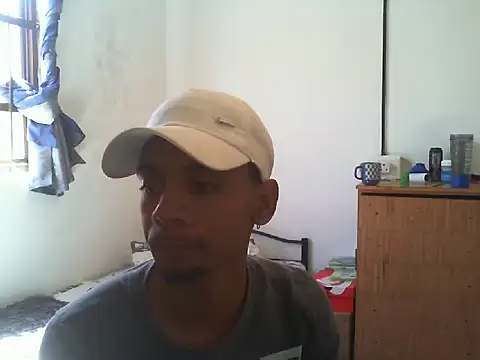 29YOURZ 28  online show from February 2025 01:08:01 PM